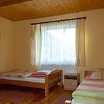 приватна гоф - гірський релакс Hof - Mountain Retreat & Near Dragobrat, Bukovel ヤシニャ