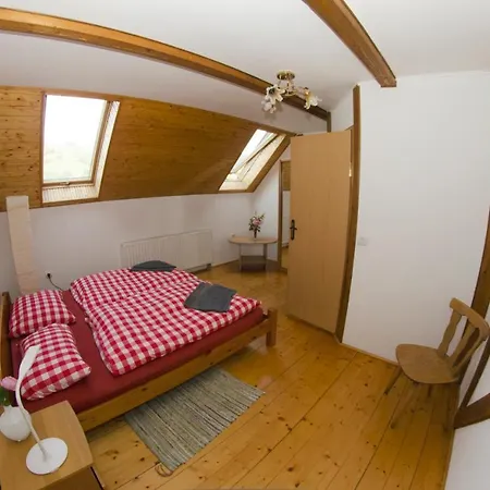 приватна гоф - гірський релакс Hof - Mountain Retreat & Near Dragobrat, Bukovel Herberg Yasinya