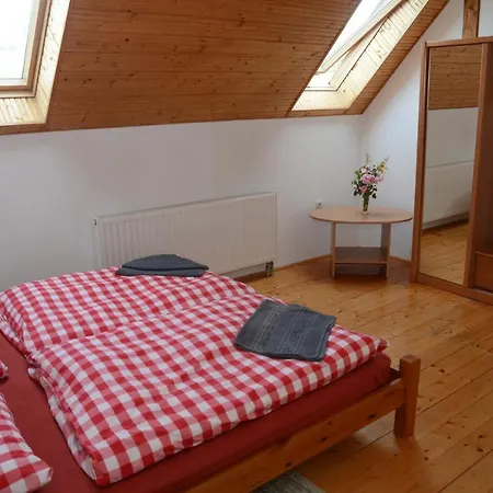 приватна гоф - гірський релакс Hof - Mountain Retreat & Near Dragobrat, Bukovel Herberg *