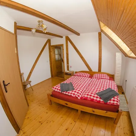 приватна гоф - гірський релакс Hof - Mountain Retreat & Near Dragobrat, Bukovel Yasinya