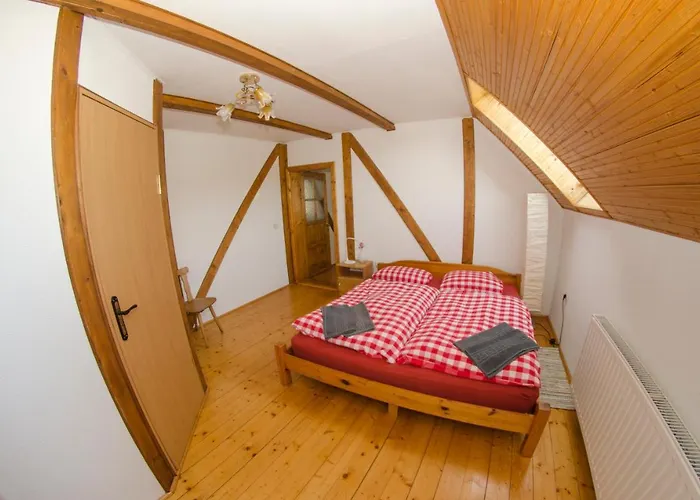 приватна гоф - гірський релакс Hof - Mountain Retreat & Near Dragobrat, Bukovel Jasina