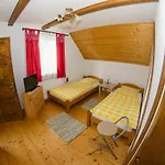 приватна гоф - гірський релакс Hof - Mountain Retreat & Near Dragobrat, Bukovel 宾馆 亚西尼亚