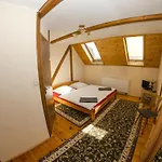 приватна гоф - гірський релакс Hof - Mountain Retreat & Near Dragobrat, Bukovel * 亚西尼亚
