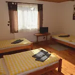 приватна гоф - гірський релакс Hof - Mountain Retreat & Near Dragobrat, Bukovel 宾馆 亚西尼亚