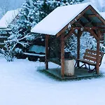 宾馆 приватна гоф - гірський релакс Hof - Mountain Retreat & Near Dragobrat, Bukovel 亚西尼亚
