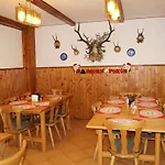 宾馆 приватна гоф - гірський релакс Hof - Mountain Retreat & Near Dragobrat, Bukovel 亚西尼亚