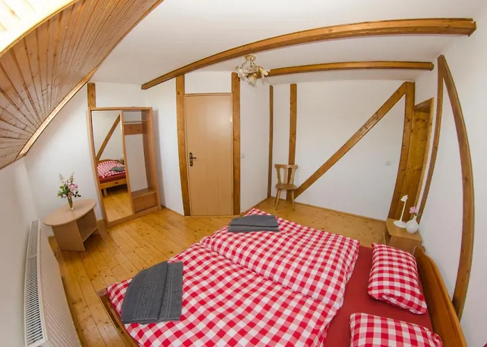 Inn приватна гоф - гірський релакс Hof - Mountain Retreat & Near Dragobrat, Bukovel *