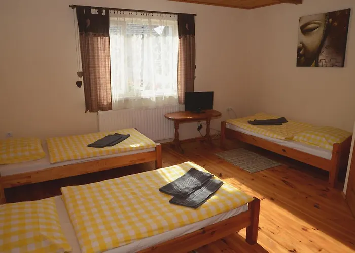 приватна гоф - гірський релакс Hof - Mountain Retreat & Near Dragobrat, Bukovel Inn Yasinya