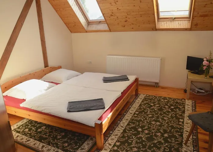 приватна гоф - гірський релакс Hof - Mountain Retreat & Near Dragobrat, Bukovel Inn *