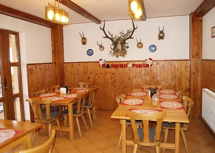 Inn приватна гоф - гірський релакс Hof - Mountain Retreat & Near Dragobrat, Bukovel Yasinya